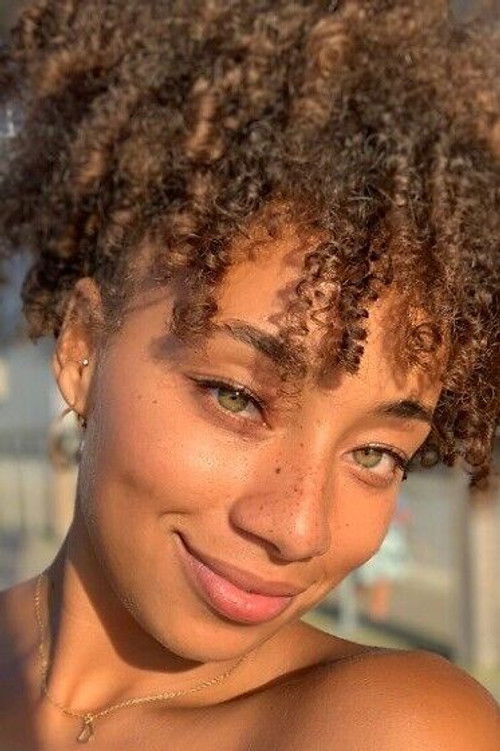 Andrea Eversley as Barbara