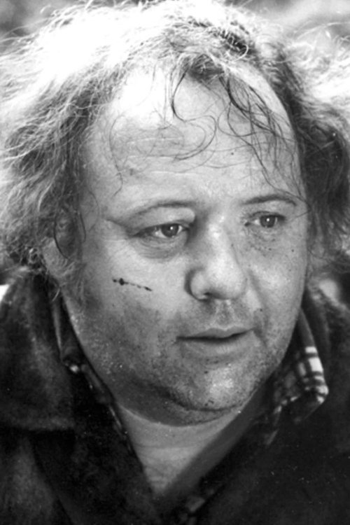 Guy L'Écuyer as Le chef de pompiers