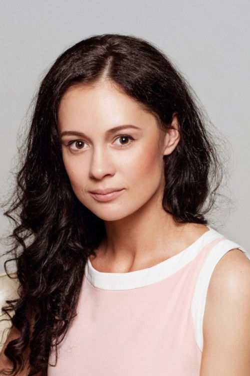 Марія Пашкурова as Поліна Руда