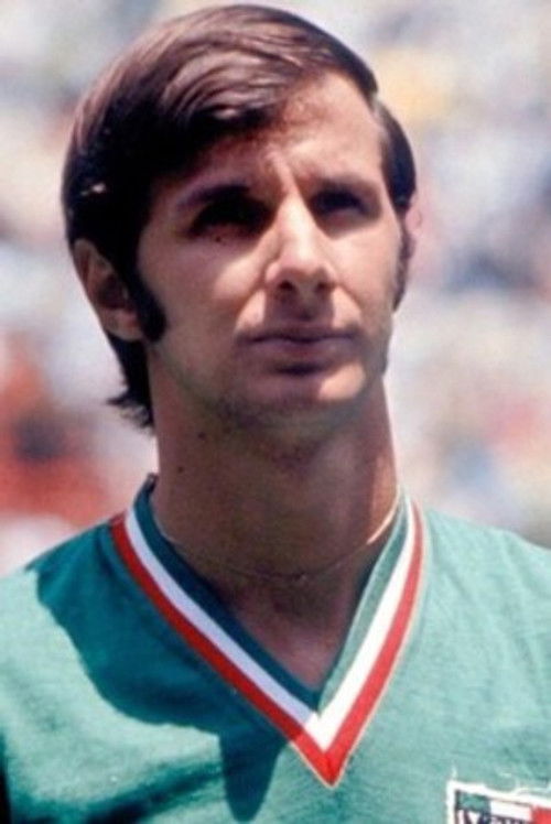 Enrique Borja as Self