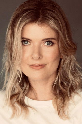 Hannah Banks as Kim Sharee