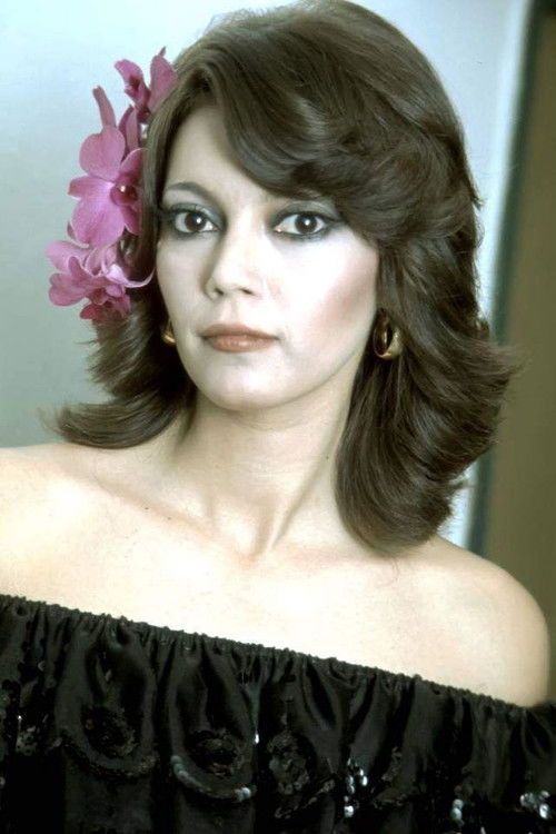 Elsa Baeza as Mary Tere