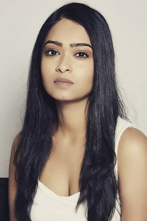 Anoushka Gonsalves as Kareena