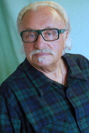 Karl-Heinz Teuber as (uncredited)