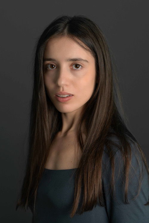 Helena Jes as Mariana