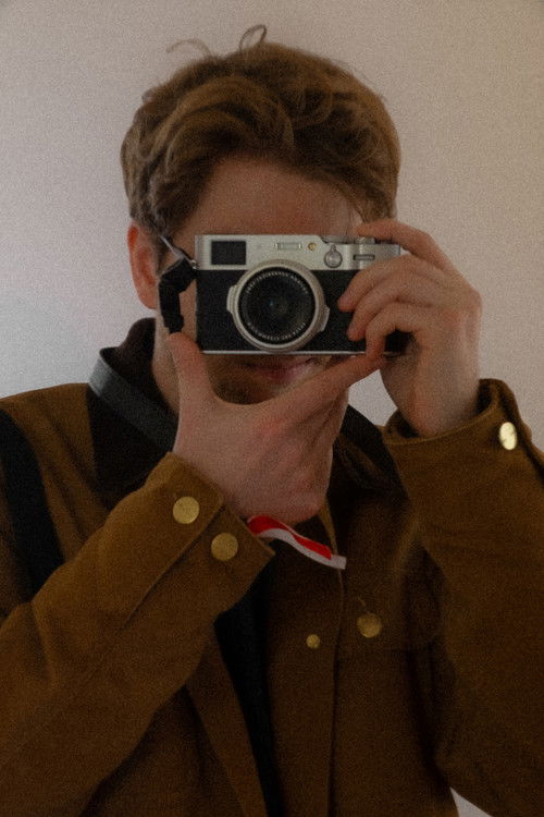 Philipp Kern as Miss Saufie