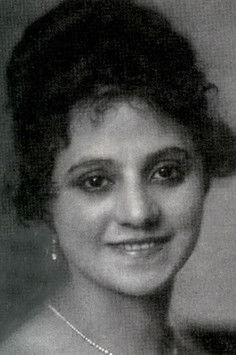 Valentina Frascaroli as Erminia