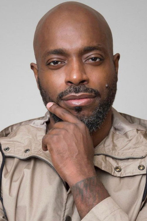 Thiago Thomé as Jobson