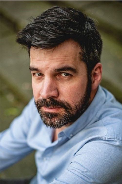 Mateusz Dewera as anesthesiologist