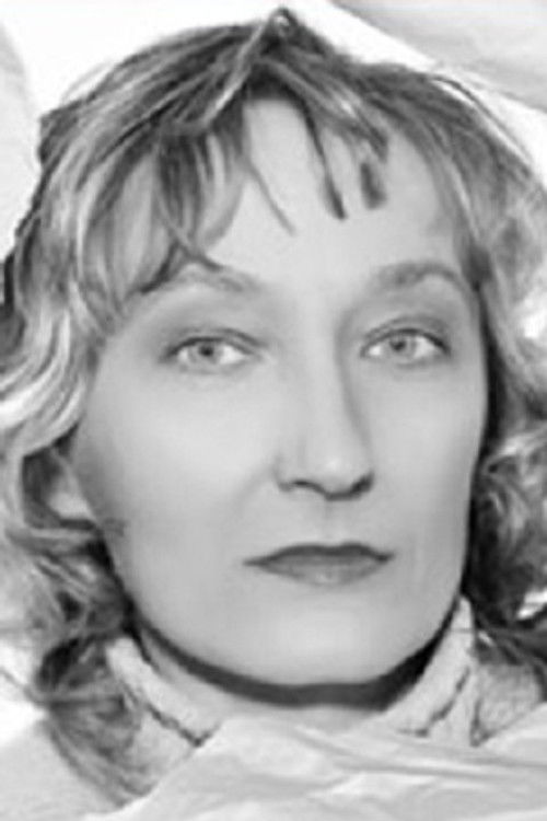 Larisa Komalenkova as woman from distributor