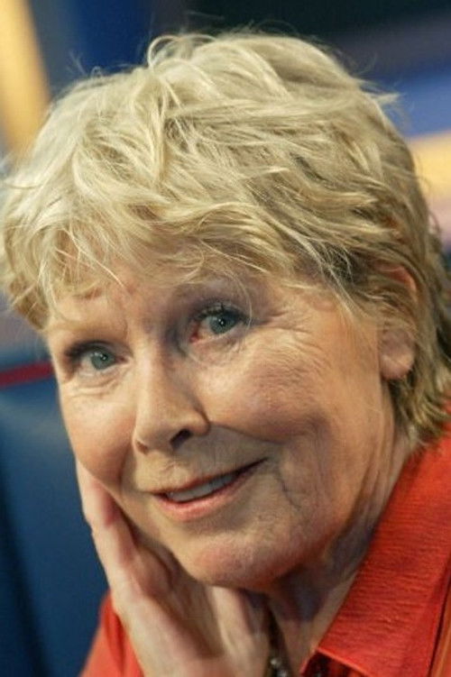 Yoka Berretty as Erika