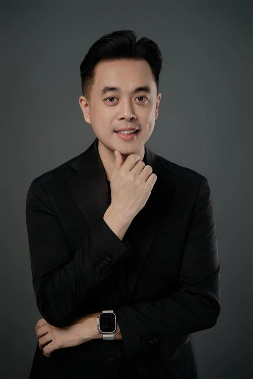 Dương Khắc Linh as Self - Judge