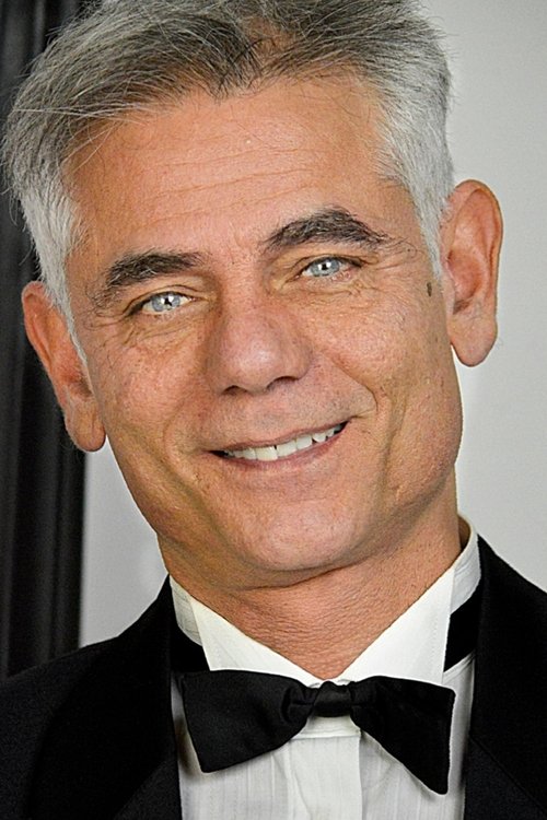 Mario Aterrano as Rapinatore