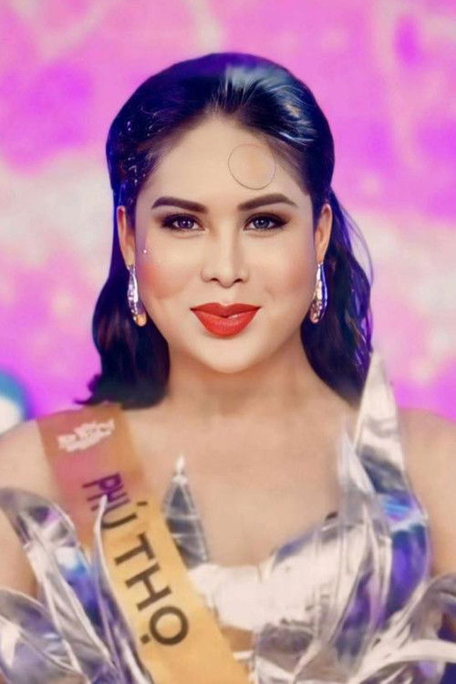 Cát Thy as Funeral performer