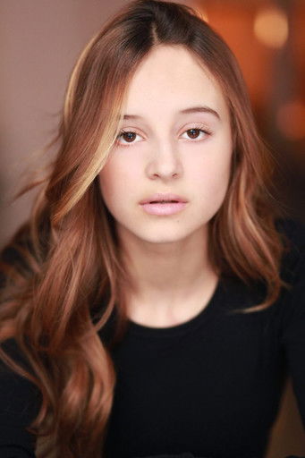 Charlotte St-Martin as Emma (15 ans)