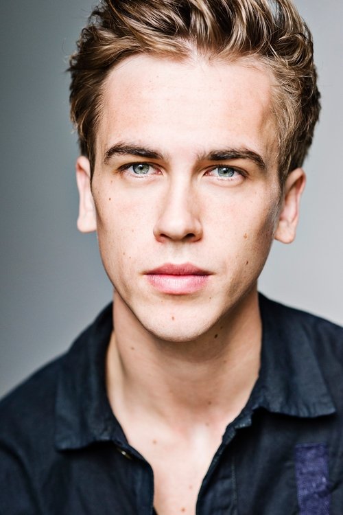 Jackson Bews as Teen Stefan