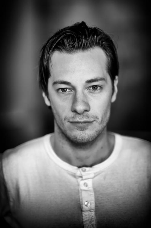 Eldar Skar as Kaptein Magnus P. Sødem