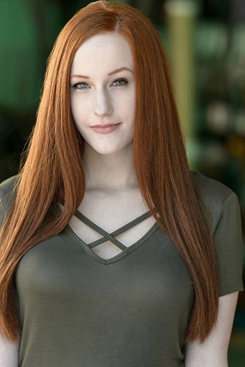 Savannah Meyer as Lindsey