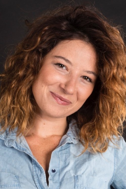 Jeanne Chartier as Leya Sodo / Sandy / Les Proumpfs / Hello Kiki / Petit Prince / Edouard Mama / Ariel / Mei / Pimprenelle / Alice / Hard E.T. / Ondine