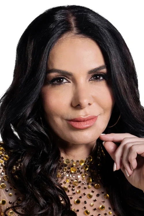 Vanessa Arias as Aurora León