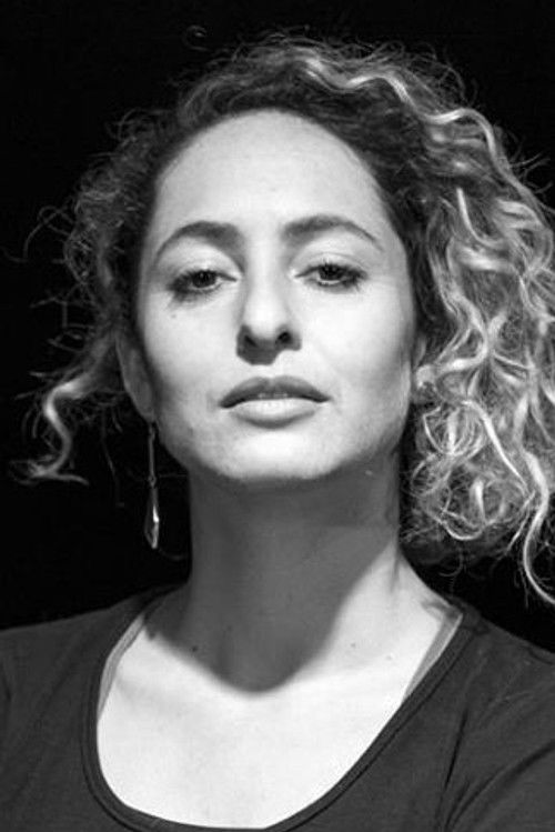 Julia Silva as Lucía