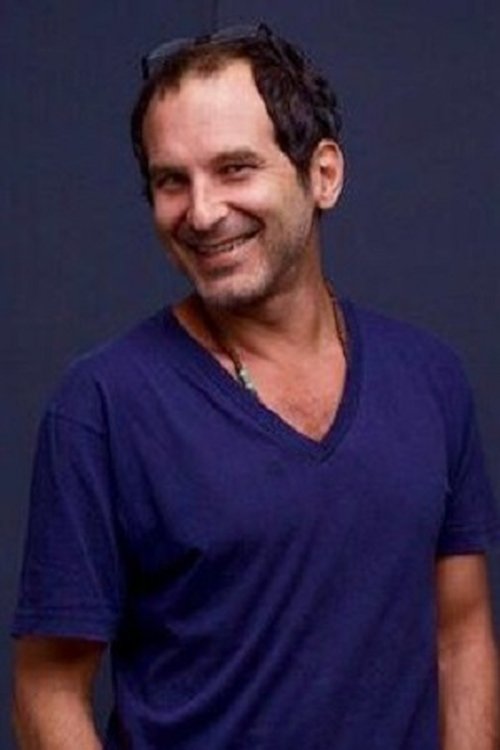 Julien Pabion as Déménageur