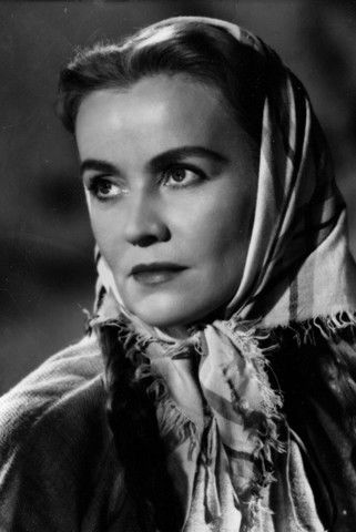 Mirjam Novero as Aliina Kyrö