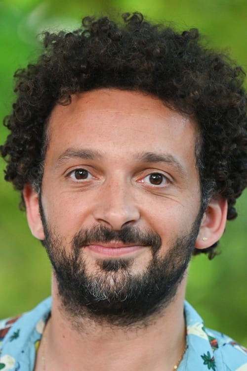 William Lebghil as Xavier