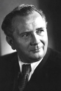 Arno Paulsen as Bichler