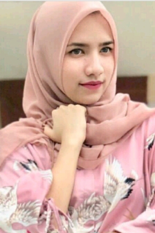 Diyanah Ulfah as Dyah Ayu Laksmi