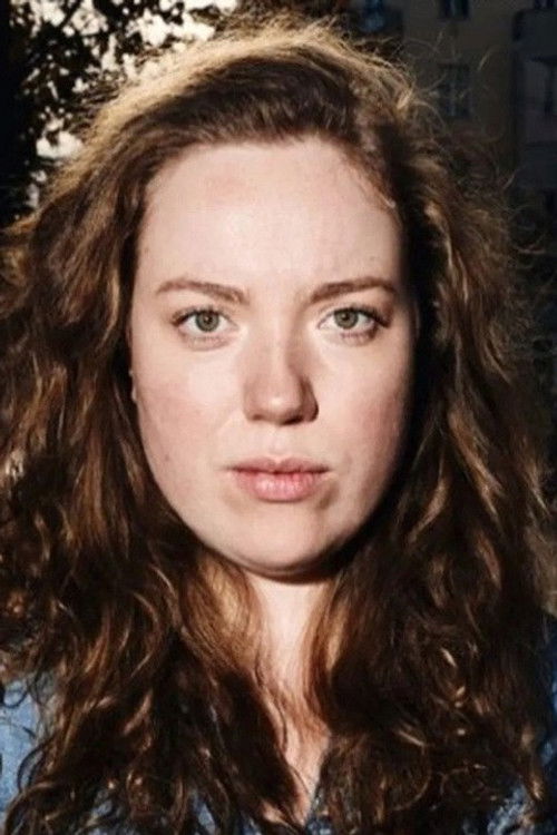 Julia Jendroßek as Elise von Schulenburg