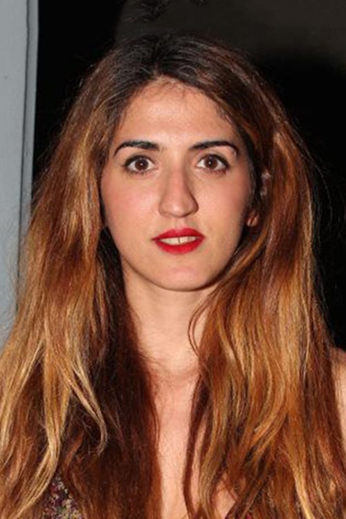 Maria Diakopanagiotou as The Girl