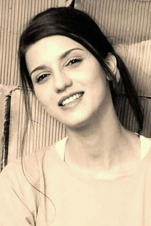 Duyğu Dəvəli as Deniz