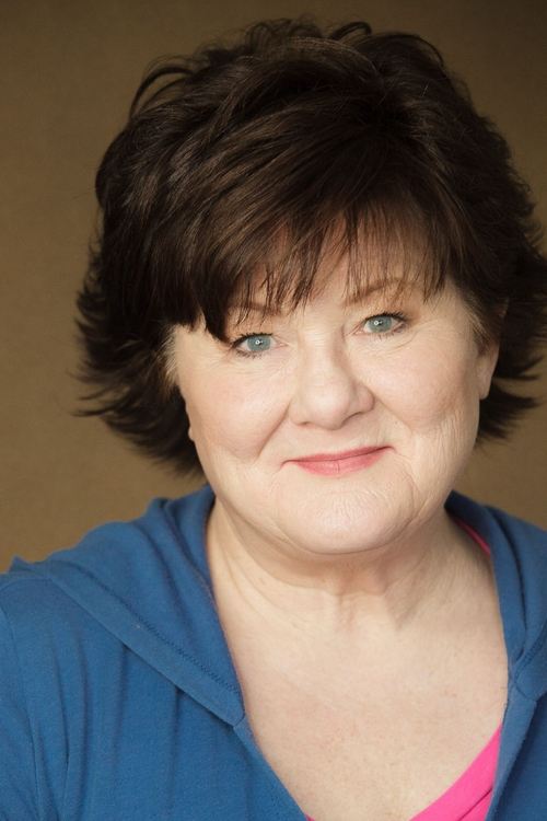 Stephanie McVay as Maxine