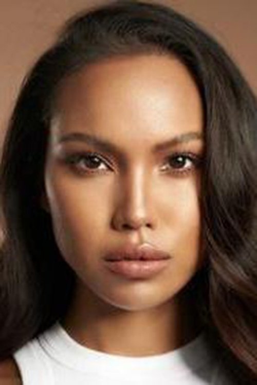 Grace Vorananth as Mae