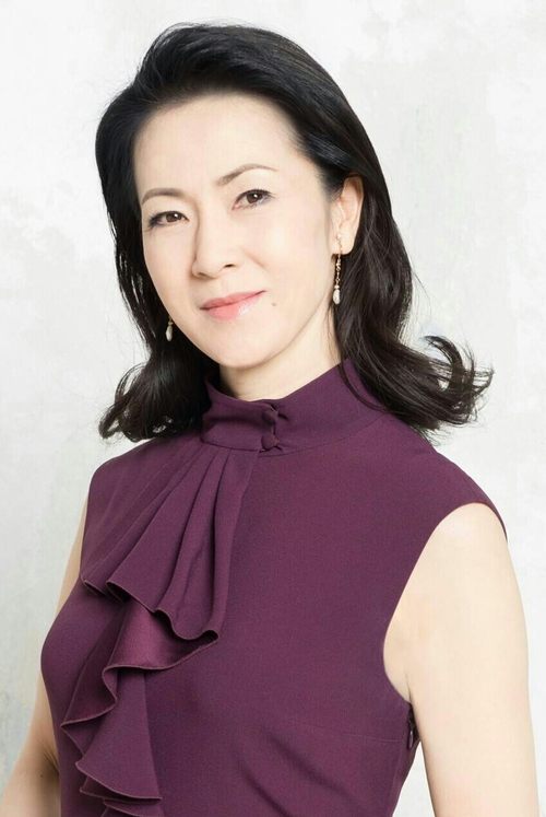 Fuyumi Sakamoto as 坂本冬美