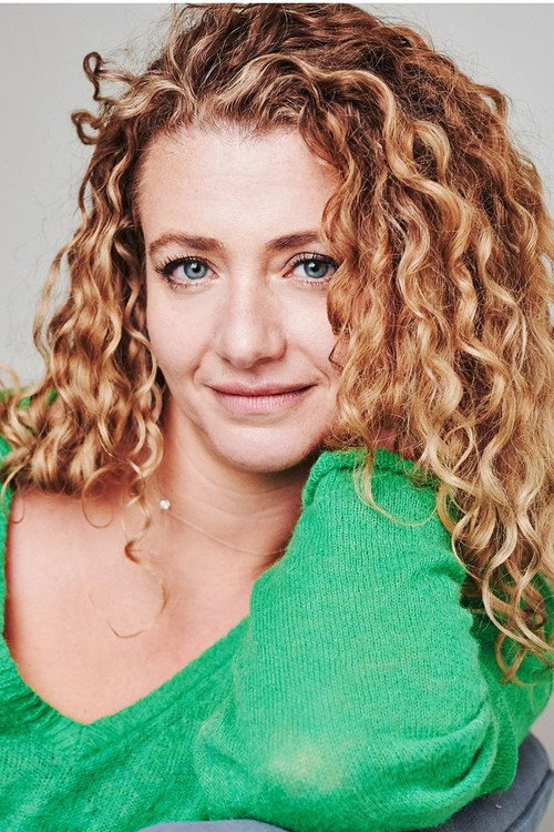 Louisa Clein as Susan