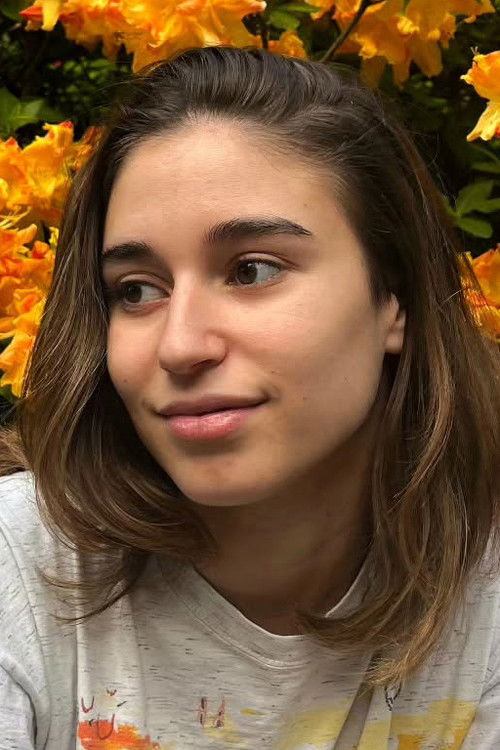 Mort Klonaraki as Daphne / Patty