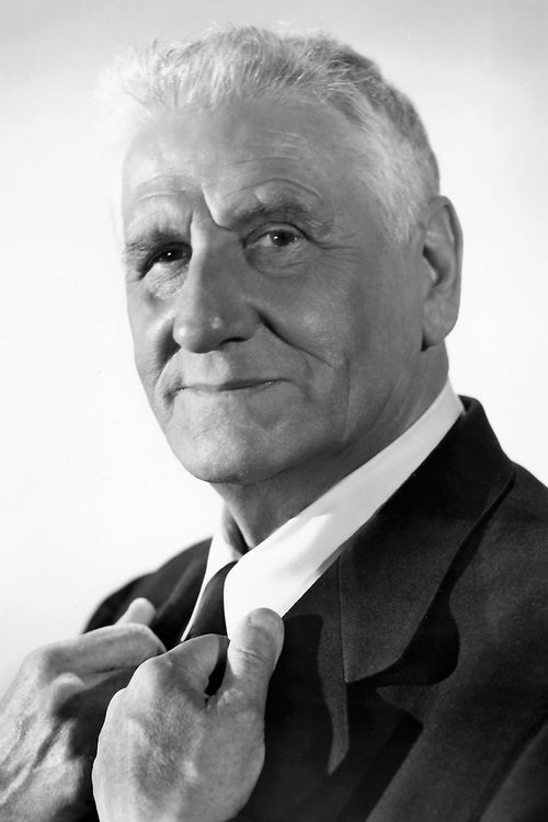 Finlay Currie as Abel Magwitch