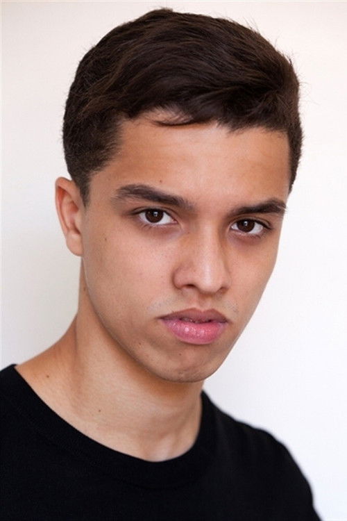 Kjel Bennett as un pote du frère de Max