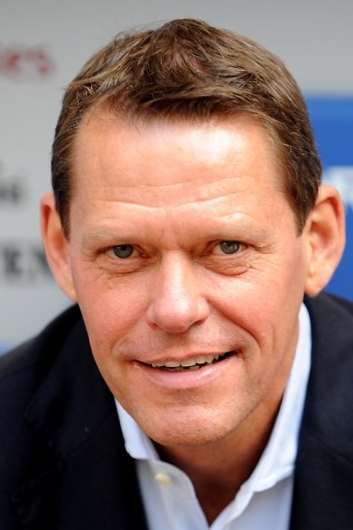 Frank Arnesen as Self