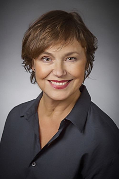 Ewa Carlsson as Fröken