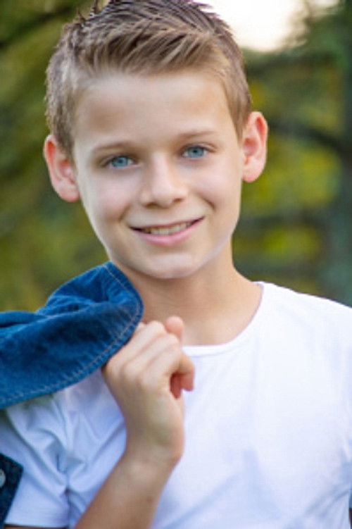 Spencer Kingsley as Toby Falk