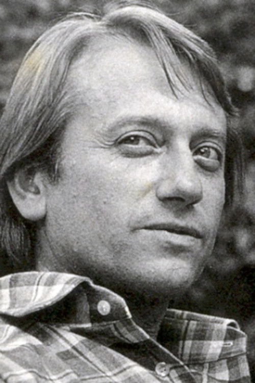 Héctor Bianciotti as 