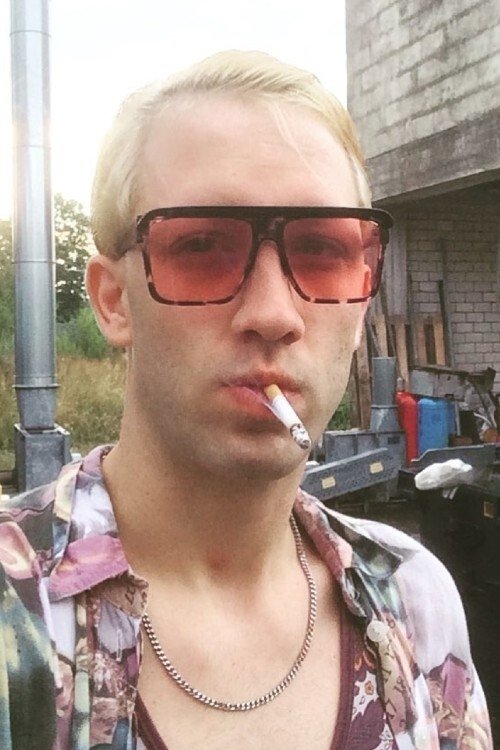 Christoper Ramm as Willi