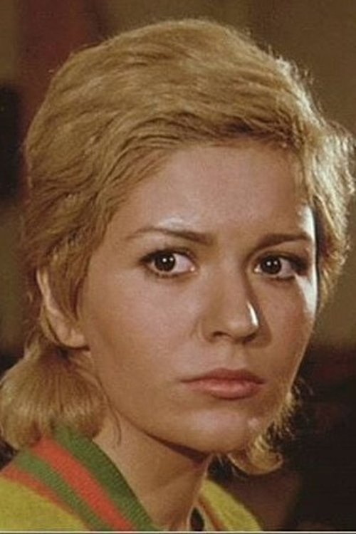 Atash Khayyer as Zinat al Sadat