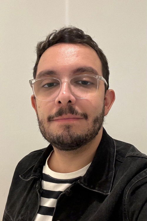 Leonardo Mariano as Himself