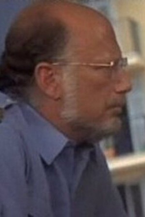 Herb Tanney as Marriage prist (as Sy Tanney)