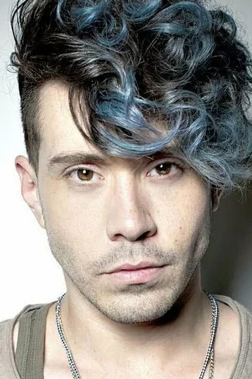 Jaremi Carey as Evita