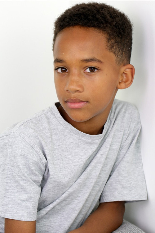 Aaron Zach as Louis-Djibril